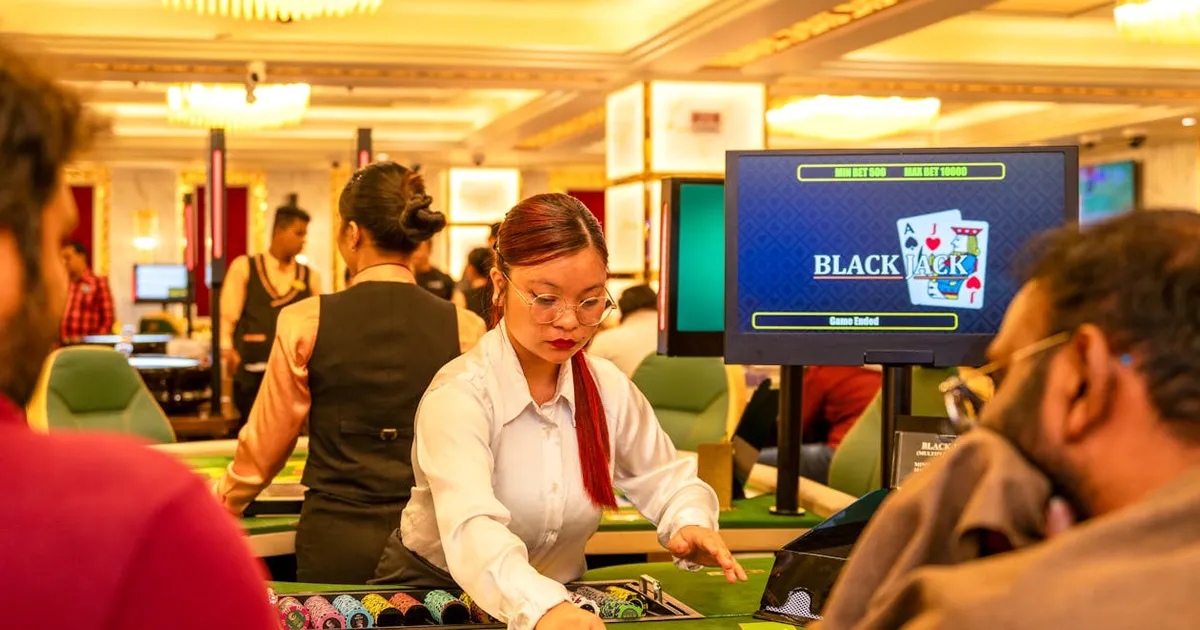 Tampilan halaman login Luxury138 di browser desktop dan mobile